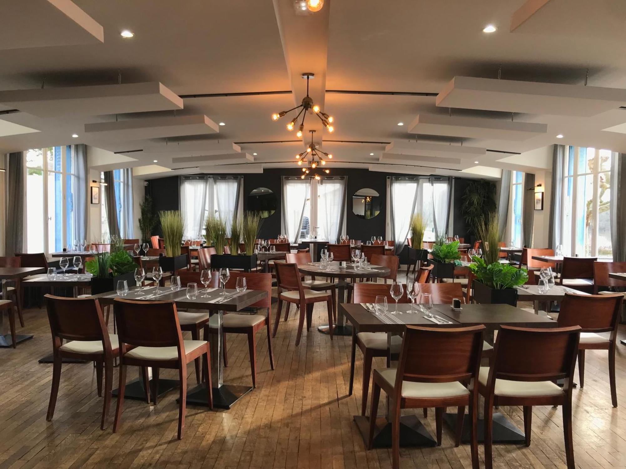 Logis Hotel & Restaurant - Les Bords De Seine ラ・ロシュ・ギヨン エクステリア 写真