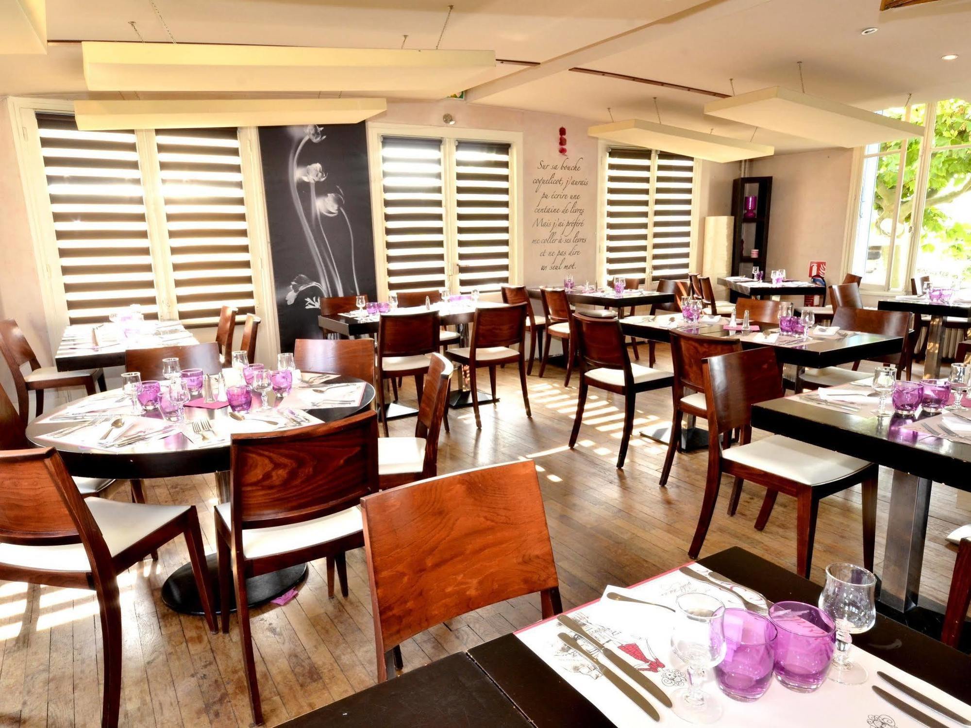Logis Hotel & Restaurant - Les Bords De Seine ラ・ロシュ・ギヨン エクステリア 写真
