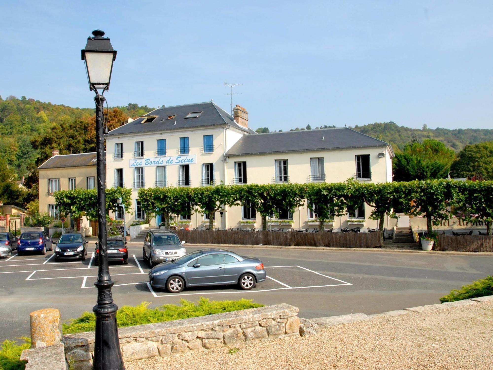 Logis Hotel & Restaurant - Les Bords De Seine ラ・ロシュ・ギヨン エクステリア 写真