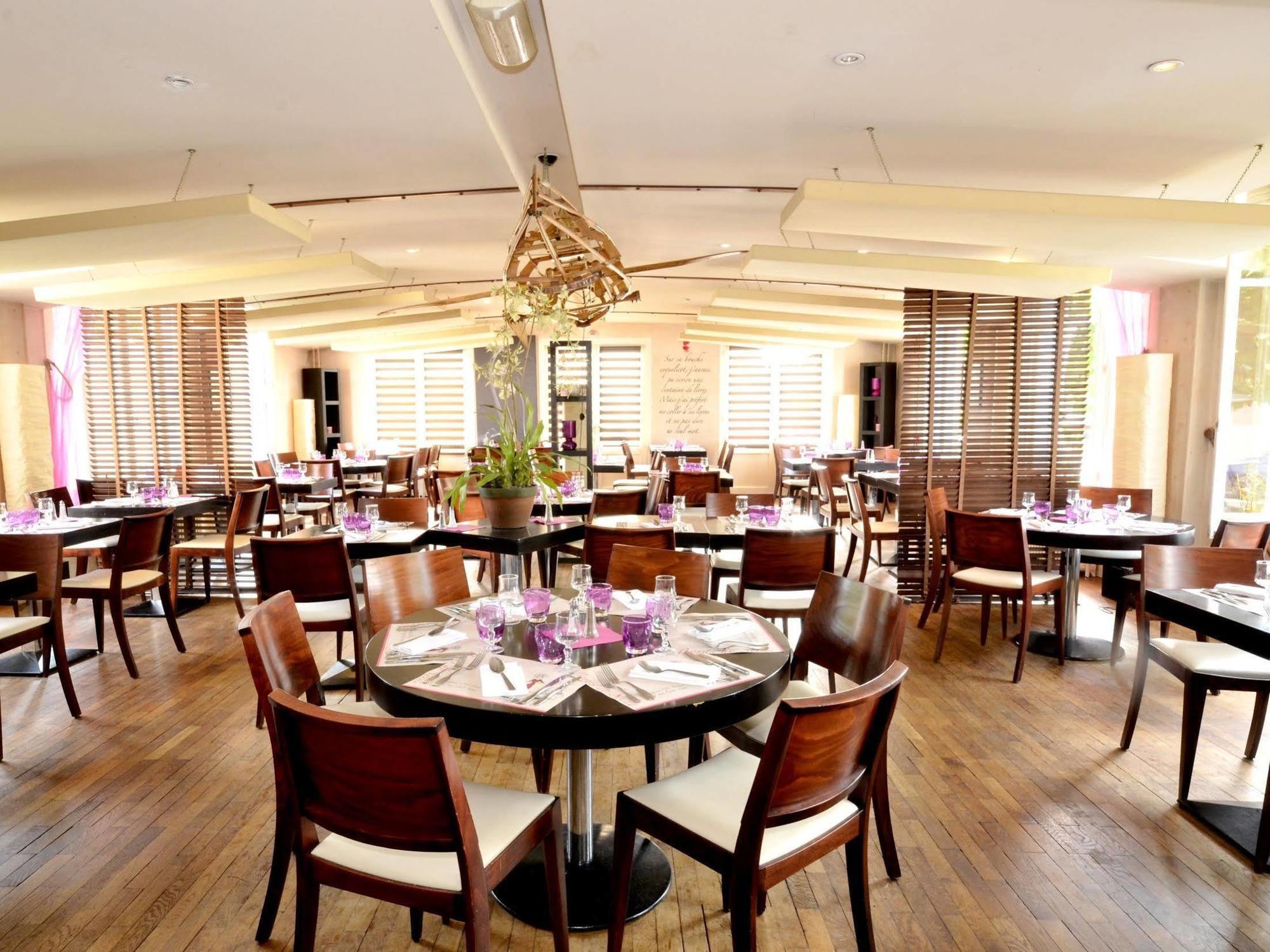 Logis Hotel & Restaurant - Les Bords De Seine ラ・ロシュ・ギヨン エクステリア 写真